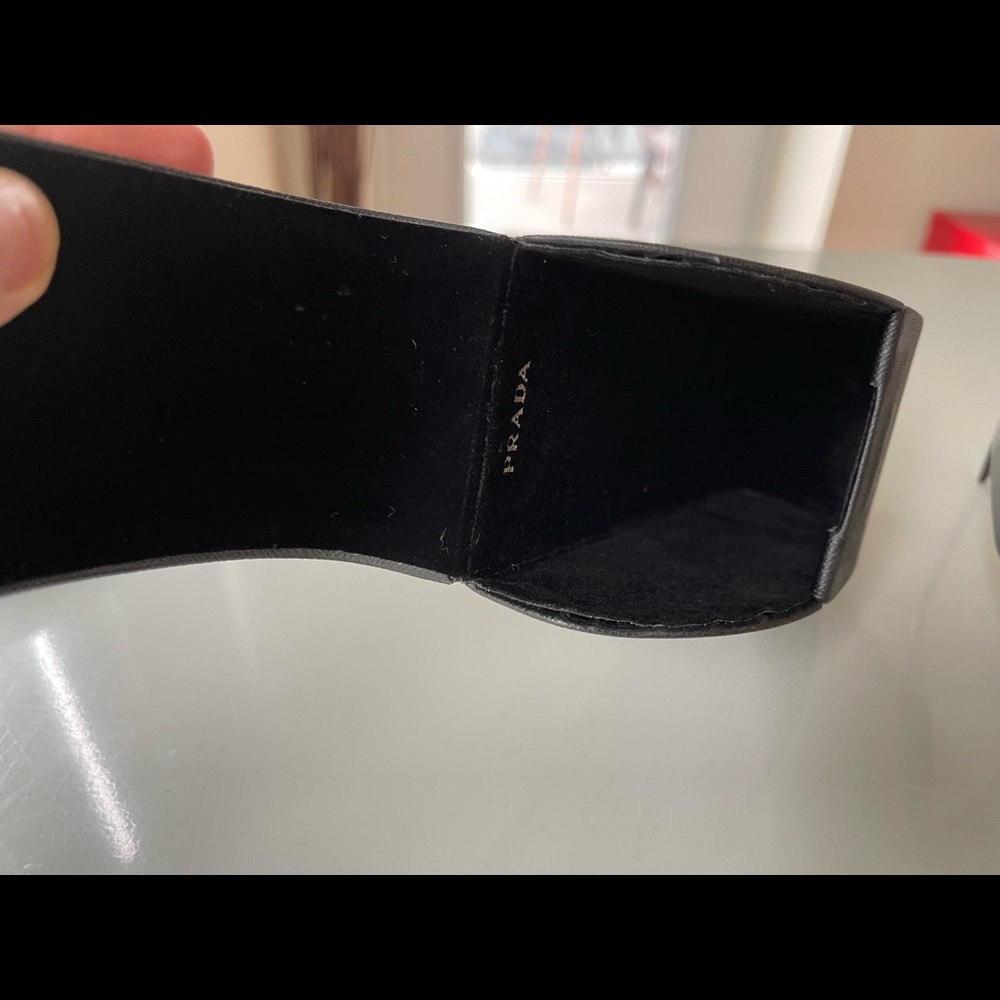 Prada sunglasses - Picture 9 of 10